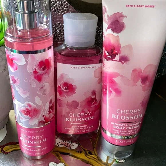 Bath and Bodyworks Cherry Blossom 🌸 Gift Set Combo - Picture 1 of 3